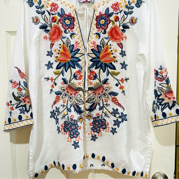 NWOT Johnny Was Linen Embroidered Boho Tunic Floral Tie Neck Peasant Top Size S - Picture 9 of 12